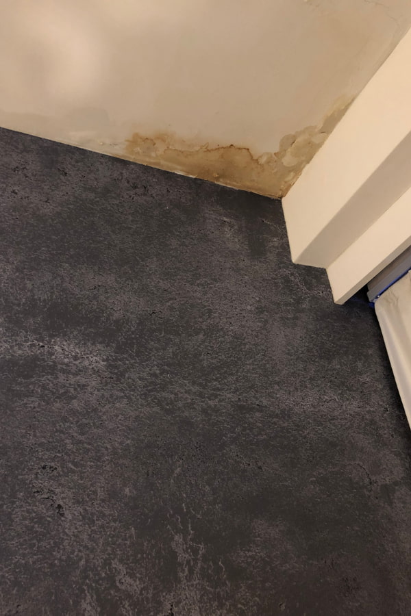 image of water damage in a home